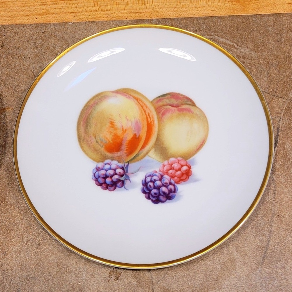 Wentworth China Porcelain Plate Peaches Berries Gold Rim Made Japan Decorative